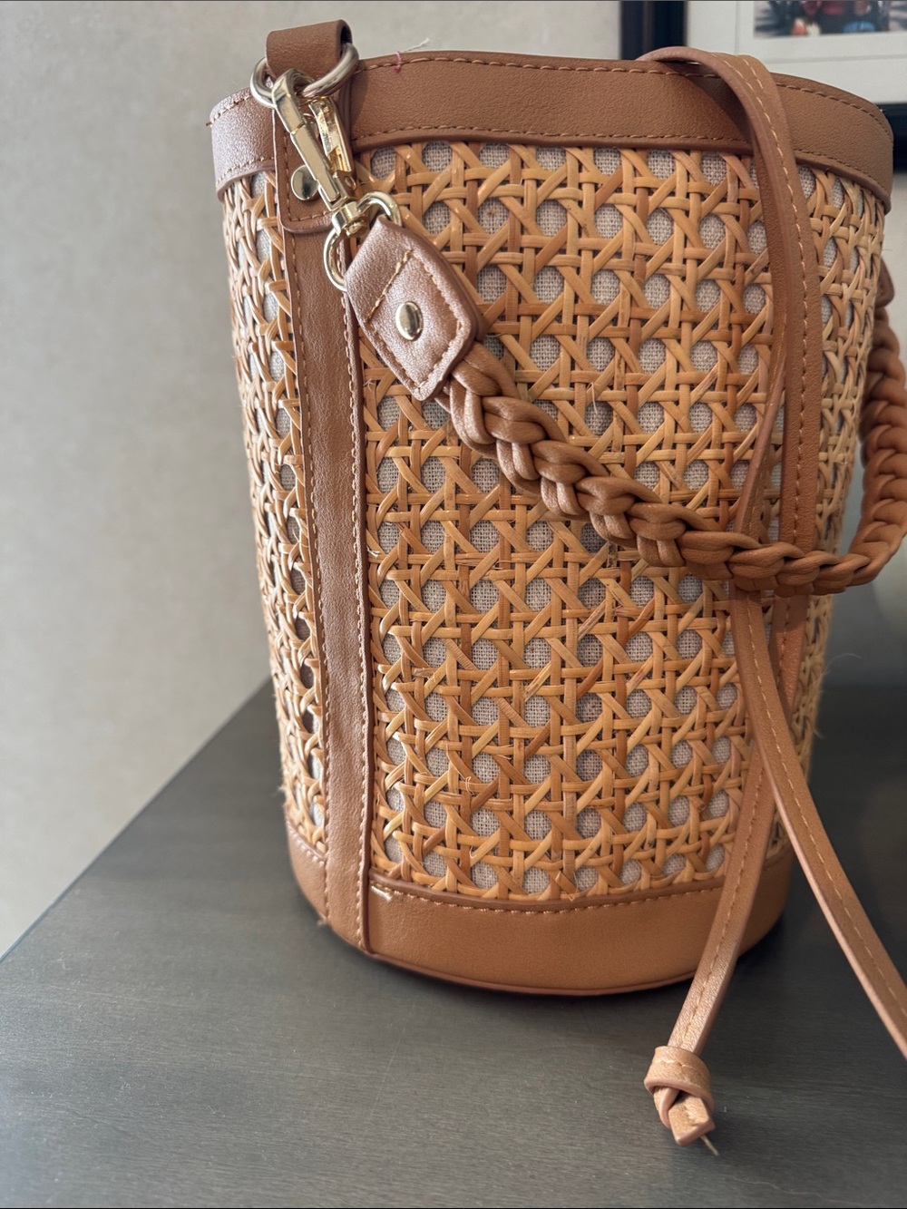 Tommy Bahama straw bucket bag - Picture 2 of 8